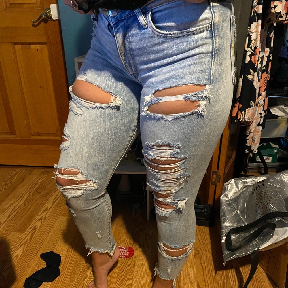 NWT American Eagle super stretch distressed jeans - Picture 3 of 8